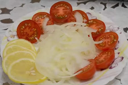 Скумбрия, запечённая в духовке с овощами — самые вкусные домашние рецепты