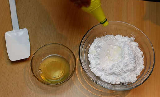Сахарная глазурь с яйцами