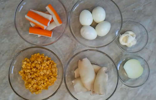 Бесподобно вкусные салаты на Новый Год из морепродуктов - с кальмарами, креветками и крабовыми палочками