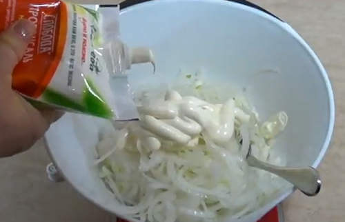 Бесподобно вкусные салаты на Новый Год из морепродуктов - с кальмарами, креветками и крабовыми палочками