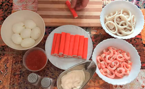 Бесподобно вкусные салаты на Новый Год из морепродуктов - с кальмарами, креветками и крабовыми палочками