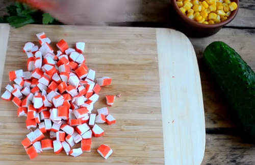 Бесподобно вкусные салаты на Новый Год из морепродуктов - с кальмарами, креветками и крабовыми палочками
