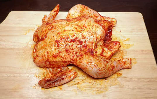 Как приготовить курицу в духовке, чтобы была вкусной, сочной и с хрустящей корочкой