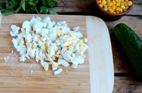 Бесподобно вкусные салаты на Новый Год из морепродуктов - с кальмарами, креветками и крабовыми палочками