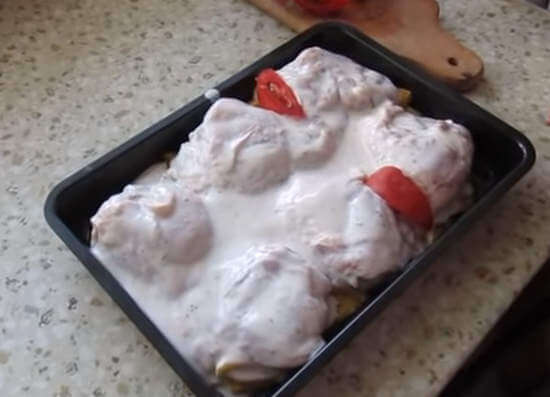 Как приготовить курицу в духовке, чтобы была вкусной, сочной и с хрустящей корочкой
