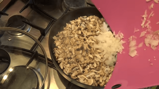 Самые вкусные рецепты блинов и 15 лучших рецептов несладкой начинки
