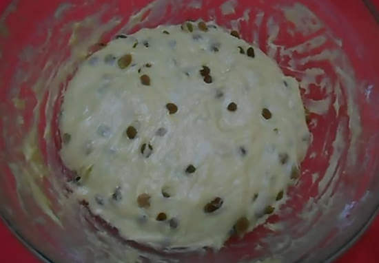 Кулич на опаре с изюме