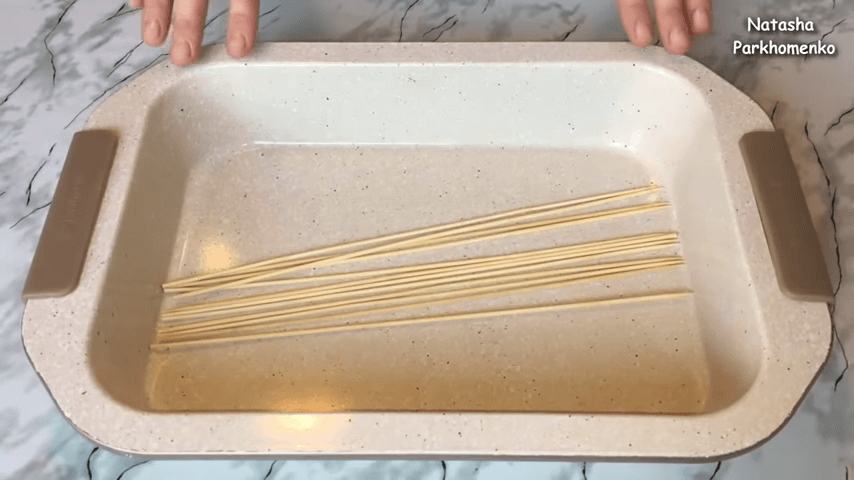 курица на шпажках в духовке с картошкой