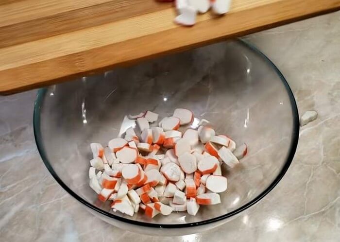 Рецепты салатов на новогодний стол для детей и взрослых - красиво и вкусно