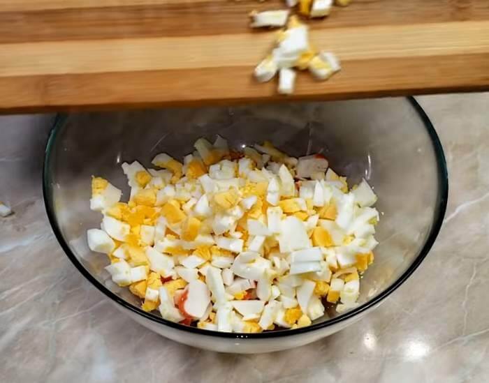 Рецепты салатов на новогодний стол для детей и взрослых - красиво и вкусно