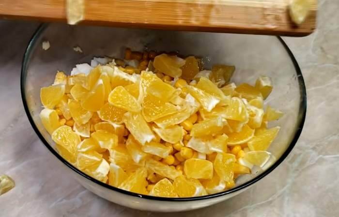 Рецепты салатов на новогодний стол для детей и взрослых - красиво и вкусно