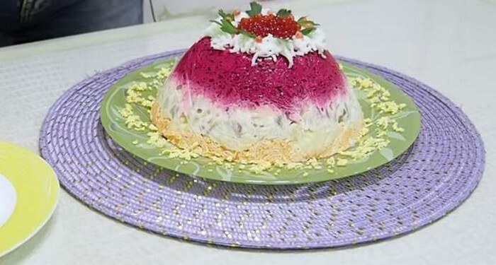 Рецепты салатов на новогодний стол для детей и взрослых - красиво и вкусно
