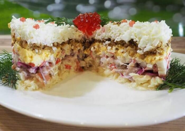 Рецепты салатов на новогодний стол для детей и взрослых - красиво и вкусно
