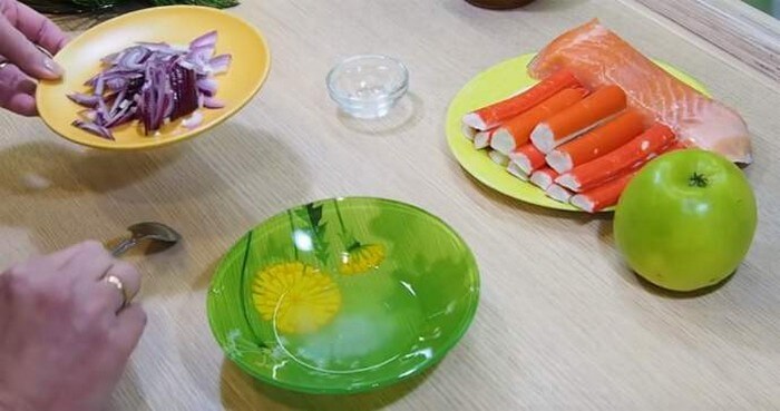 Рецепты салатов на новогодний стол для детей и взрослых - красиво и вкусно
