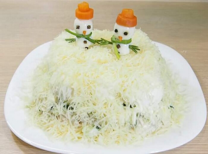 Рецепты салатов на новогодний стол для детей и взрослых - красиво и вкусно