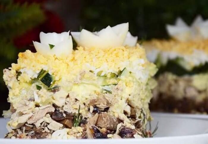 Рецепты салатов на новогодний стол для детей и взрослых - красиво и вкусно